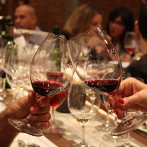 brindis-en-restaurante-malagueno-la-rebana