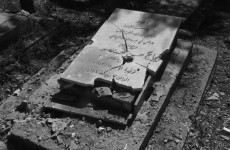 Profanacion-de-tumbas-en-los-cementerios