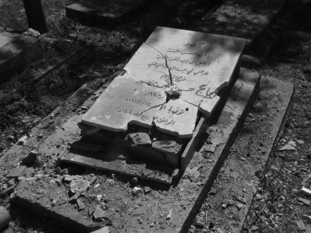 Profanacion-de-tumbas-en-los-cementerios