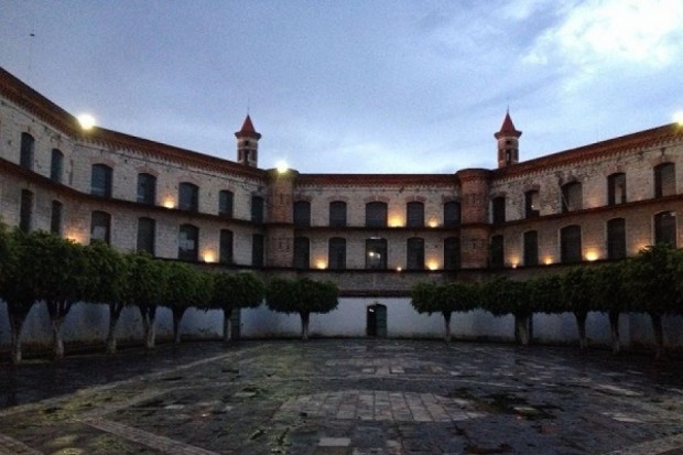 0829b7005983d3c11f25c70e1acb824b_XL