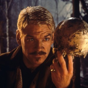 The British actor and director Kenneth Branagh holding a skull in his hand in Hamlet. 1996 (Photo by Mondadori Portfolio via Getty Images)