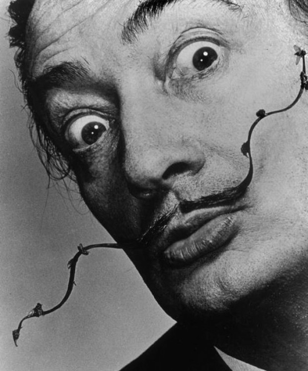 salvador-dali-siete-fotografias-de-philippe-halsman-para-inmortalizar-su-bigote