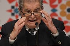 06 Académico galardonado.